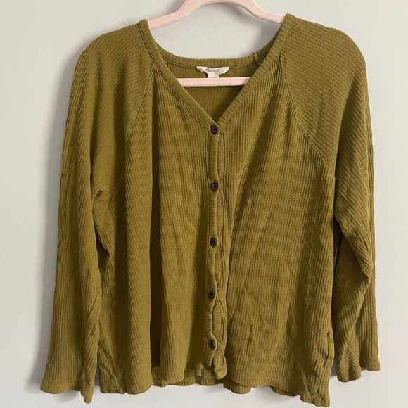 Madewell Oversized Light Button Up Top in Olive - Picture 1 of 8